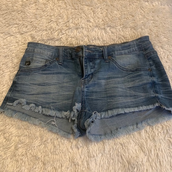 KanCan Pants - Kancan denim shorts. Size medium. Light wash.